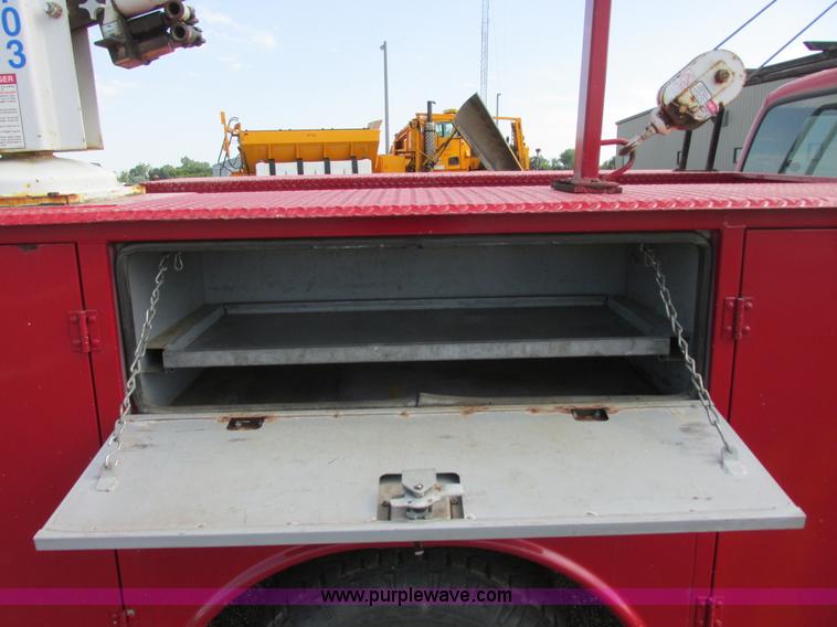 image for item I6217 2000 Ford F350 Super Duty XL SuperCab service truck with crane