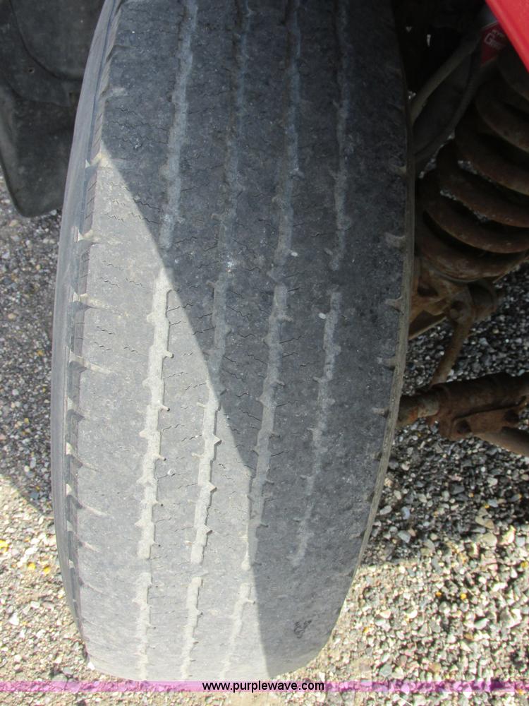 image for item I6217 2000 Ford F350 Super Duty XL SuperCab service truck with crane