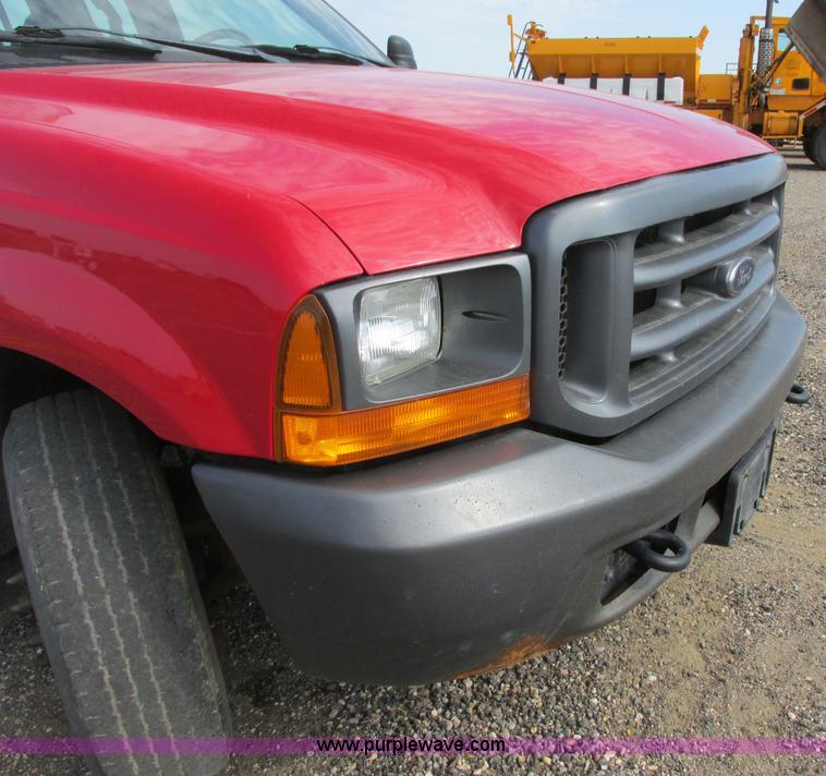 image for item I6217 2000 Ford F350 Super Duty XL SuperCab service truck with crane