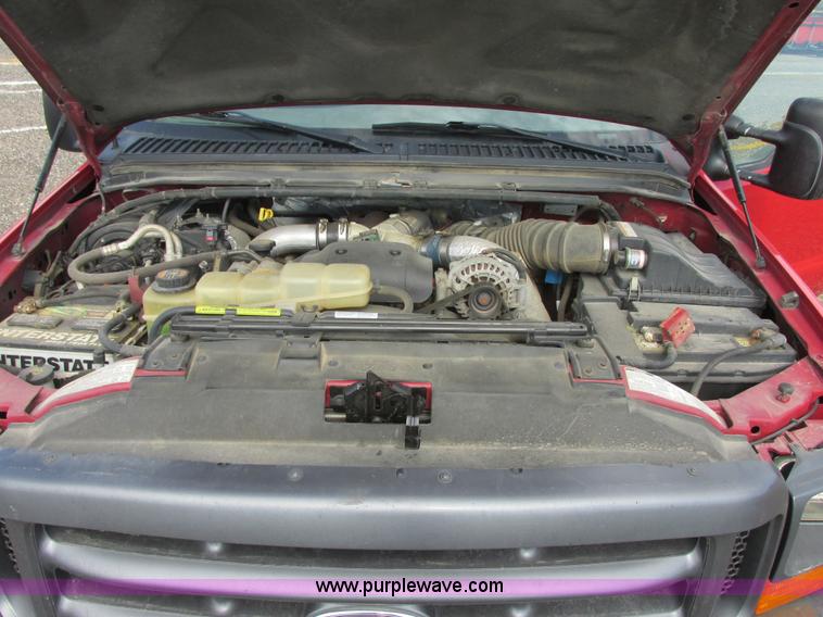 image for item I6217 2000 Ford F350 Super Duty XL SuperCab service truck with crane