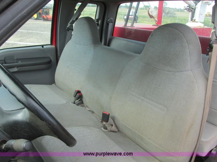 image for item I6217 2000 Ford F350 Super Duty XL SuperCab service truck with crane