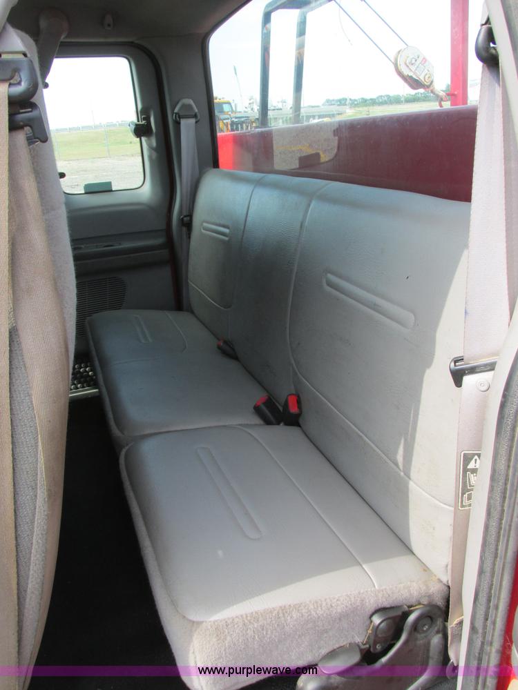 image for item I6217 2000 Ford F350 Super Duty XL SuperCab service truck with crane