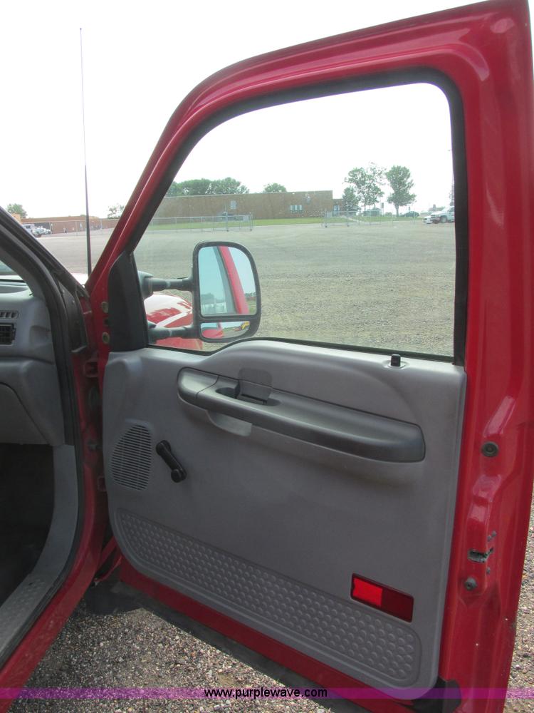 image for item I6217 2000 Ford F350 Super Duty XL SuperCab service truck with crane