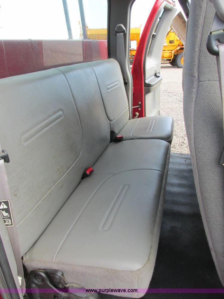 image for item I6217 2000 Ford F350 Super Duty XL SuperCab service truck with crane