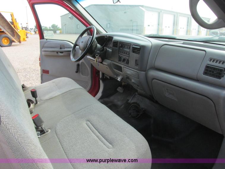 image for item I6217 2000 Ford F350 Super Duty XL SuperCab service truck with crane