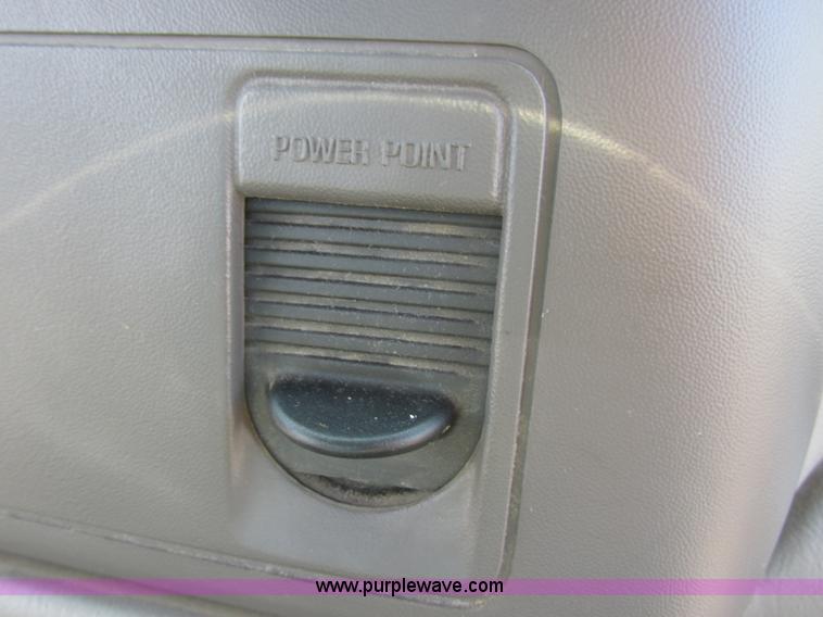 image for item I6217 2000 Ford F350 Super Duty XL SuperCab service truck with crane