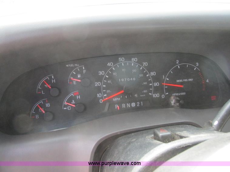 image for item I6217 2000 Ford F350 Super Duty XL SuperCab service truck with crane