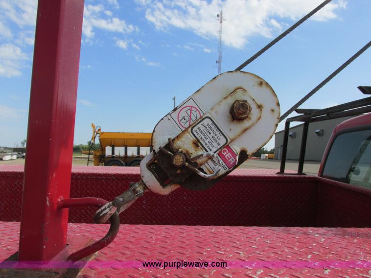 image for item I6217 2000 Ford F350 Super Duty XL SuperCab service truck with crane