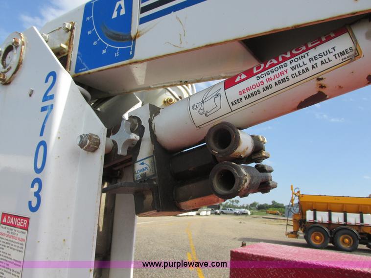 image for item I6217 2000 Ford F350 Super Duty XL SuperCab service truck with crane