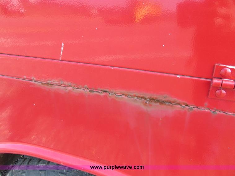 image for item I6217 2000 Ford F350 Super Duty XL SuperCab service truck with crane