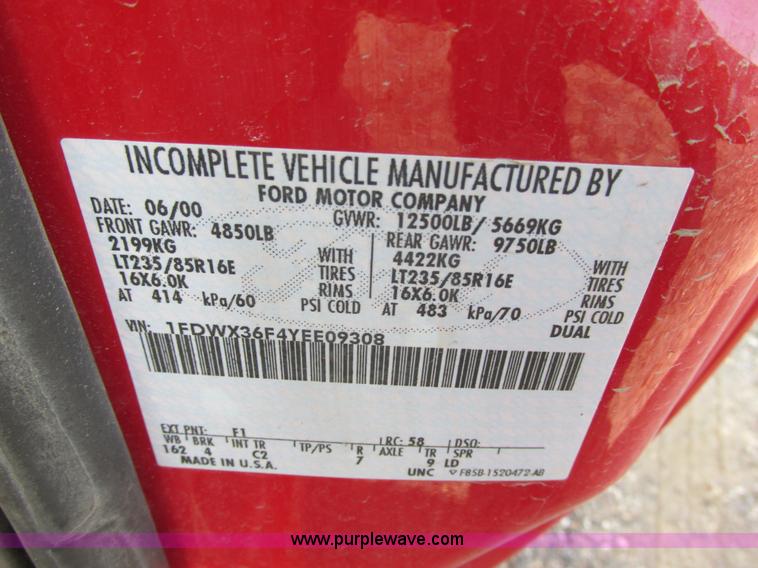 image for item I6217 2000 Ford F350 Super Duty XL SuperCab service truck with crane