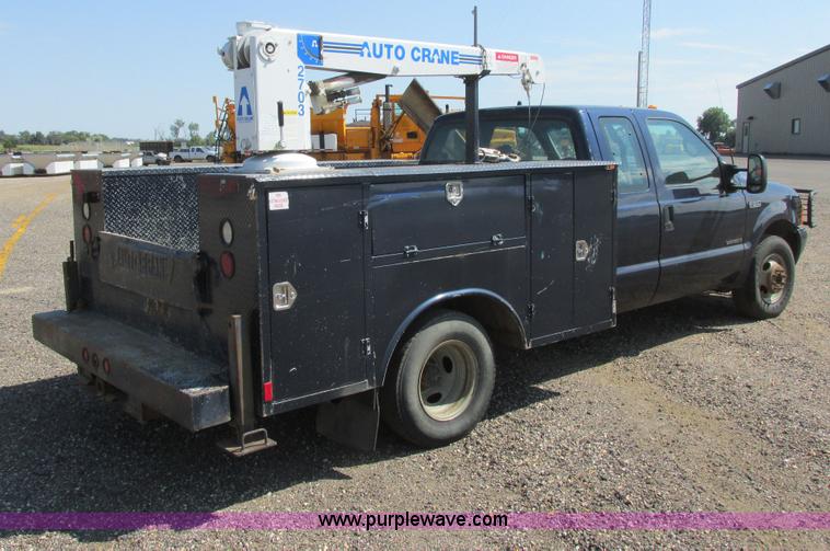 image for item I6218 2001 Ford F350 Super Duty XL SuperCab service truck with crane