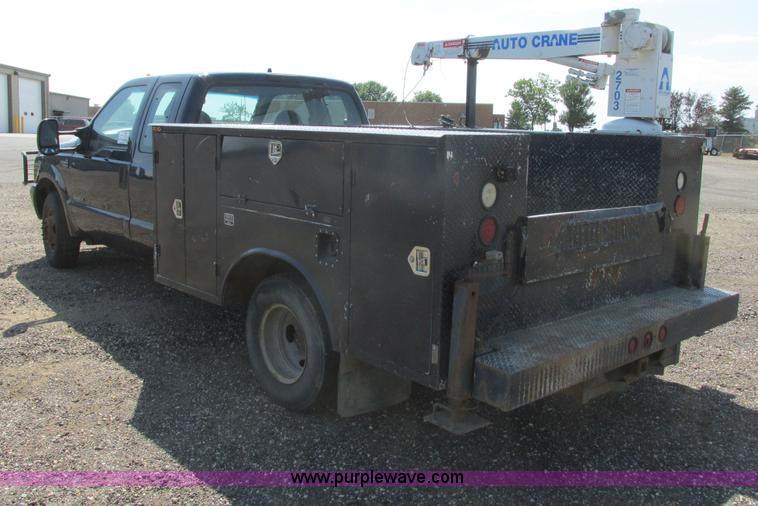 image for item I6218 2001 Ford F350 Super Duty XL SuperCab service truck with crane