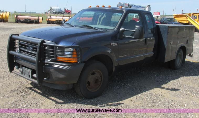 image for item I6218 2001 Ford F350 Super Duty XL SuperCab service truck with crane