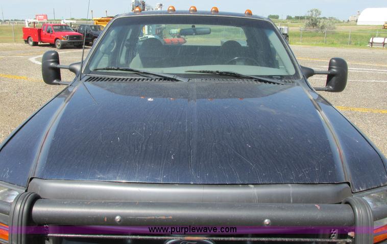 image for item I6218 2001 Ford F350 Super Duty XL SuperCab service truck with crane