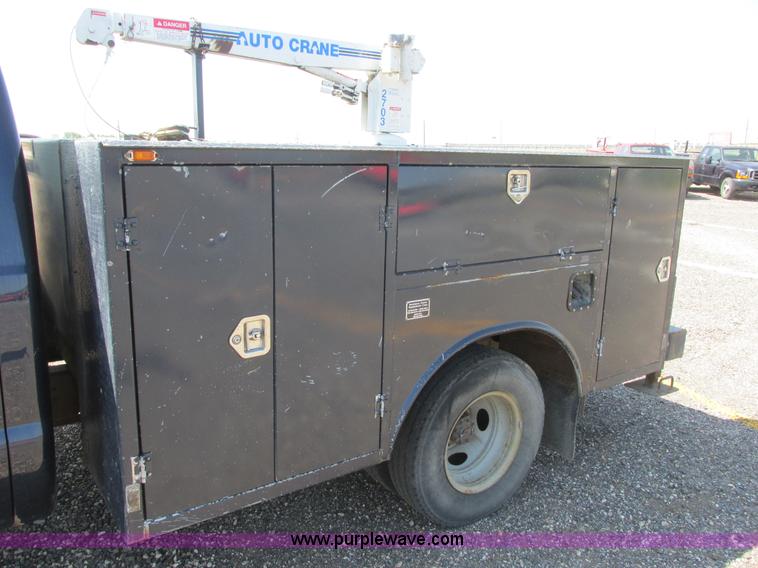 image for item I6218 2001 Ford F350 Super Duty XL SuperCab service truck with crane