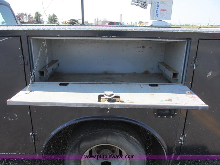 image for item I6218 2001 Ford F350 Super Duty XL SuperCab service truck with crane