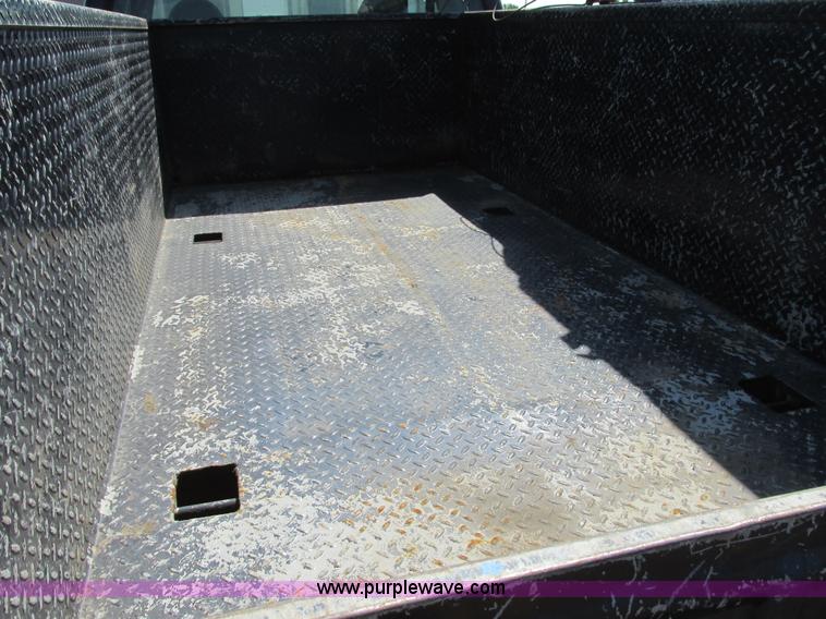 image for item I6218 2001 Ford F350 Super Duty XL SuperCab service truck with crane