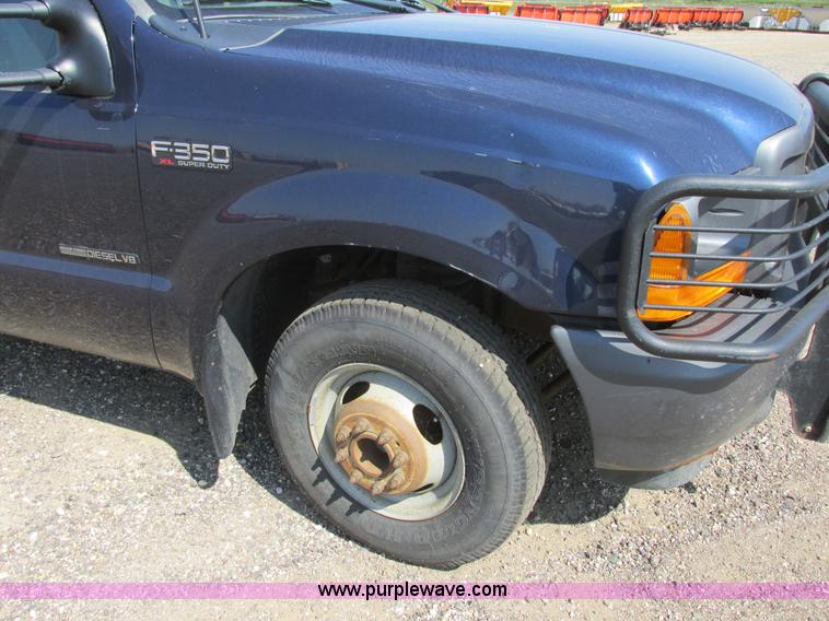 image for item I6218 2001 Ford F350 Super Duty XL SuperCab service truck with crane