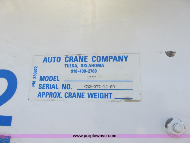 image for item I6218 2001 Ford F350 Super Duty XL SuperCab service truck with crane