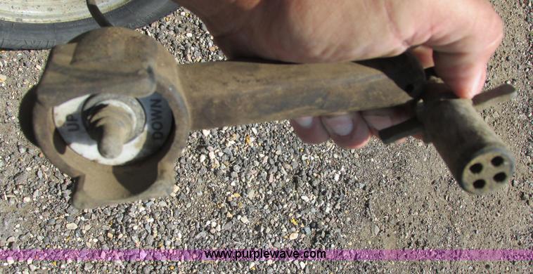 image for item I6218 2001 Ford F350 Super Duty XL SuperCab service truck with crane