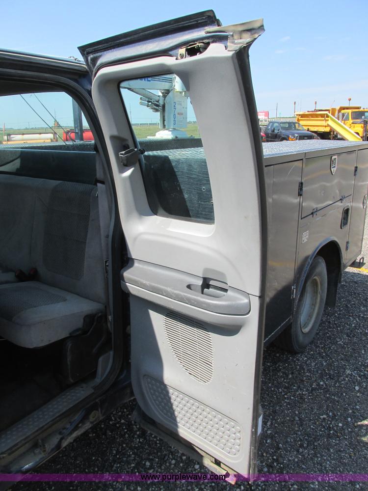 image for item I6218 2001 Ford F350 Super Duty XL SuperCab service truck with crane