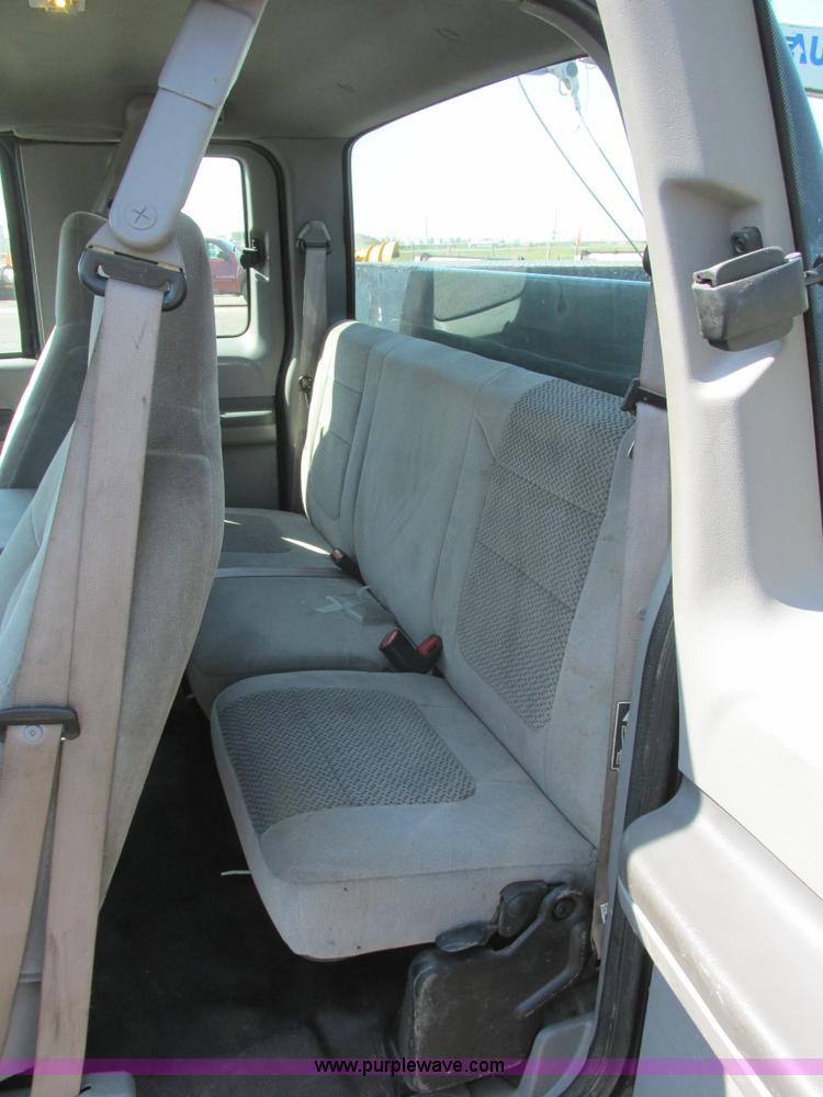 image for item I6218 2001 Ford F350 Super Duty XL SuperCab service truck with crane