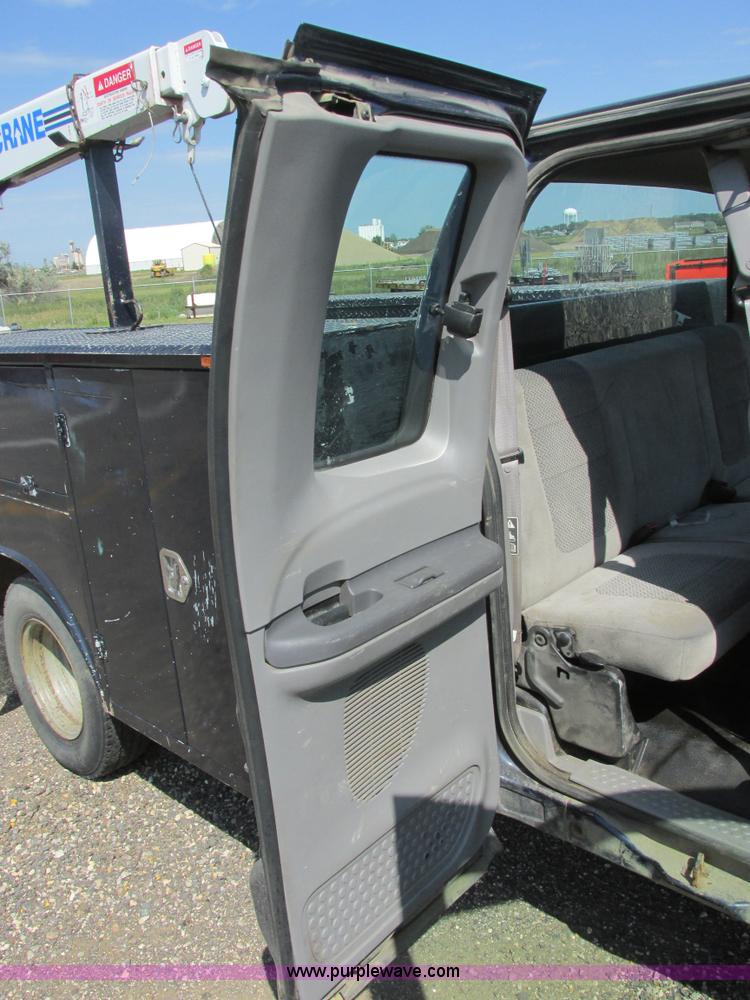 image for item I6218 2001 Ford F350 Super Duty XL SuperCab service truck with crane