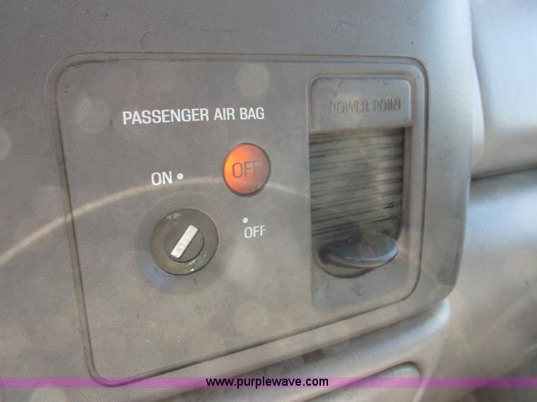 image for item I6218 2001 Ford F350 Super Duty XL SuperCab service truck with crane