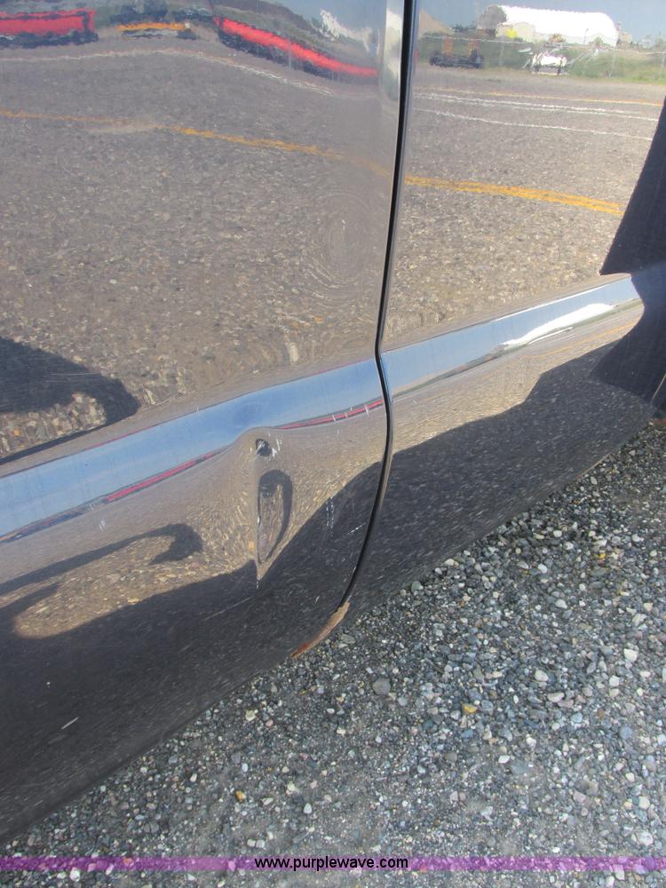 image for item I6218 2001 Ford F350 Super Duty XL SuperCab service truck with crane