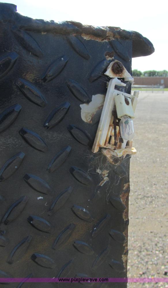 image for item I6218 2001 Ford F350 Super Duty XL SuperCab service truck with crane