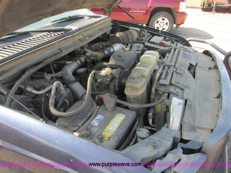 image for item I6218 2001 Ford F350 Super Duty XL SuperCab service truck with crane