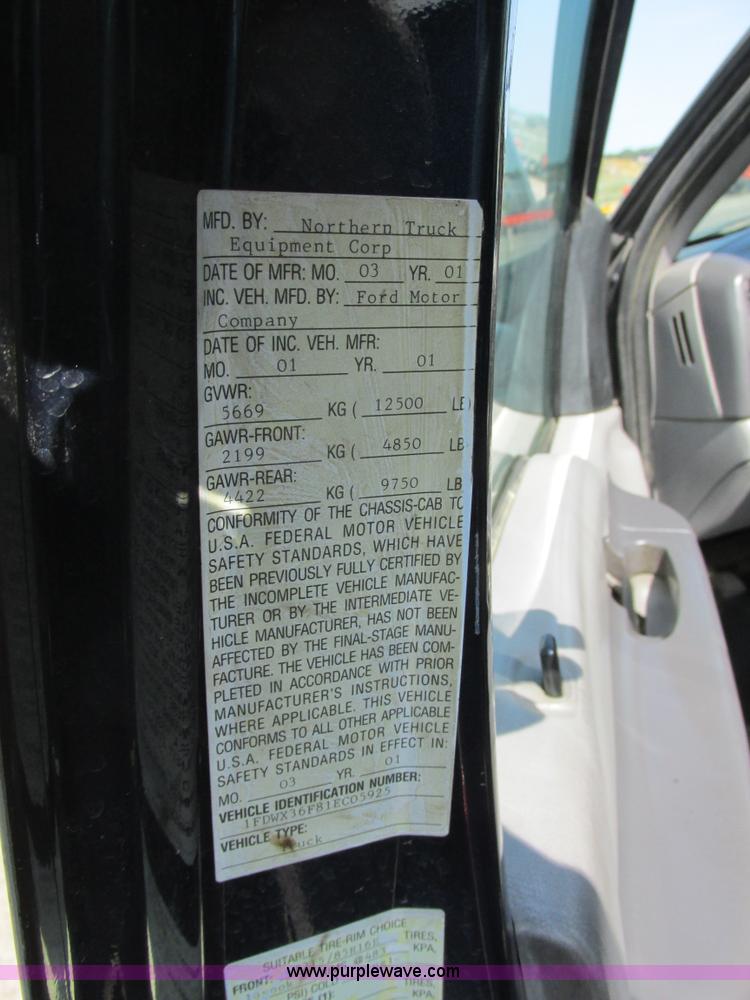 image for item I6218 2001 Ford F350 Super Duty XL SuperCab service truck with crane