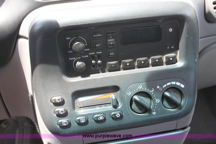 image for item I7263 1997 Dodge Caravan