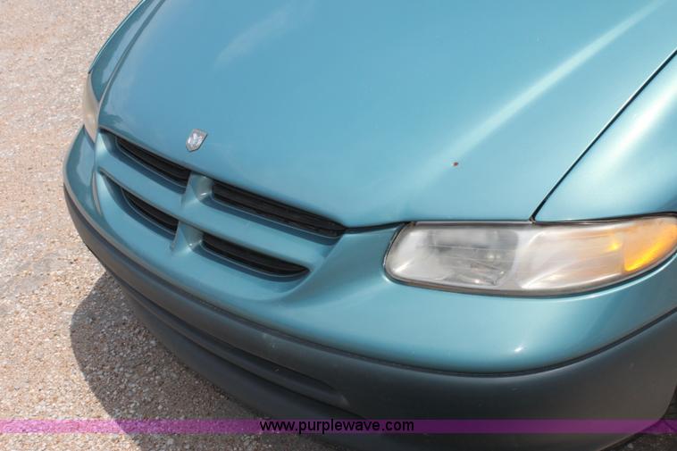 image for item I7263 1997 Dodge Caravan