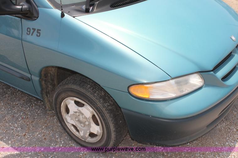image for item I7263 1997 Dodge Caravan