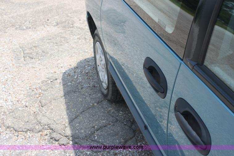 image for item I7263 1997 Dodge Caravan