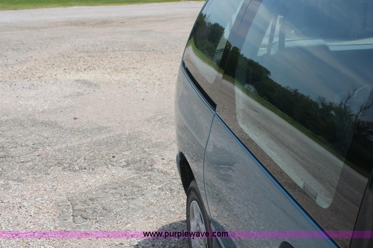 image for item I7263 1997 Dodge Caravan