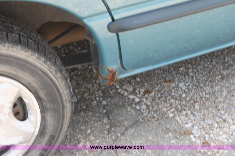 image for item I7263 1997 Dodge Caravan