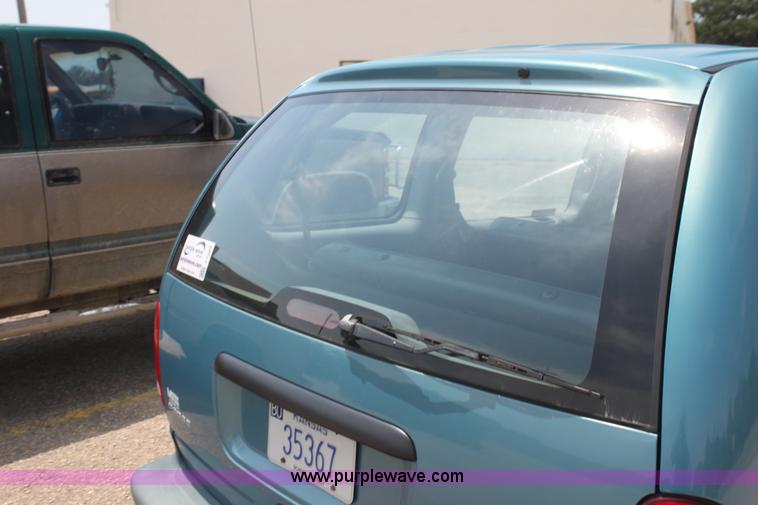 image for item I7263 1997 Dodge Caravan