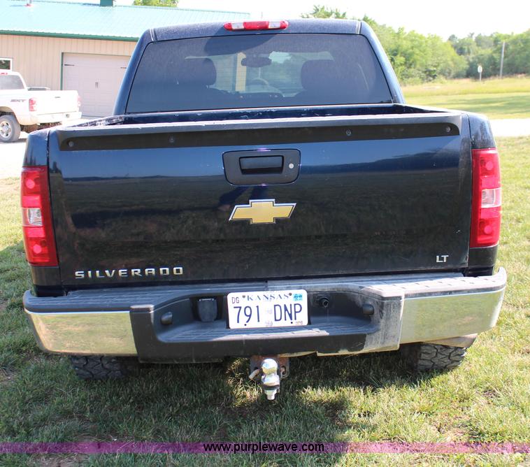 image for item J1065 2007 Chevrolet Silverado 1500 Z71 Crew Cab pickup truck