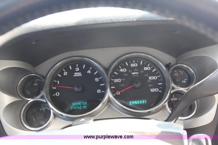 image for item J1065 2007 Chevrolet Silverado 1500 Z71 Crew Cab pickup truck