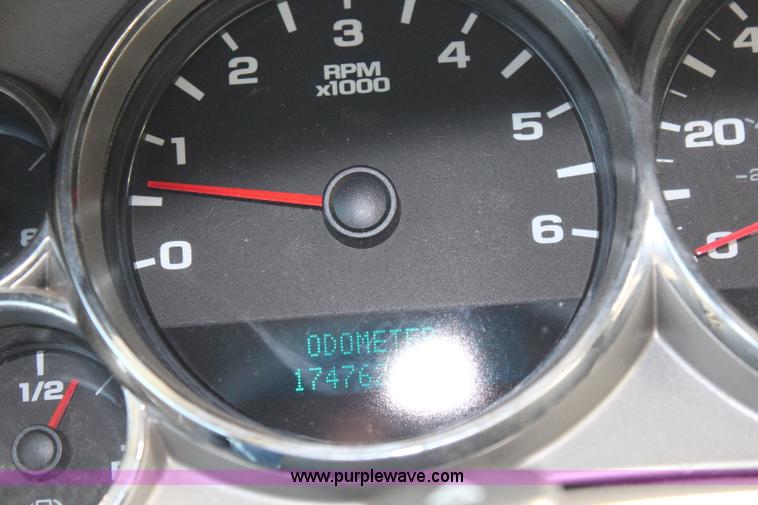 image for item J1065 2007 Chevrolet Silverado 1500 Z71 Crew Cab pickup truck