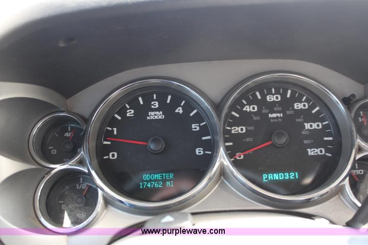 image for item J1065 2007 Chevrolet Silverado 1500 Z71 Crew Cab pickup truck