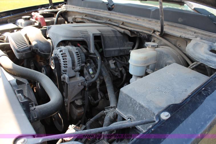 image for item J1065 2007 Chevrolet Silverado 1500 Z71 Crew Cab pickup truck