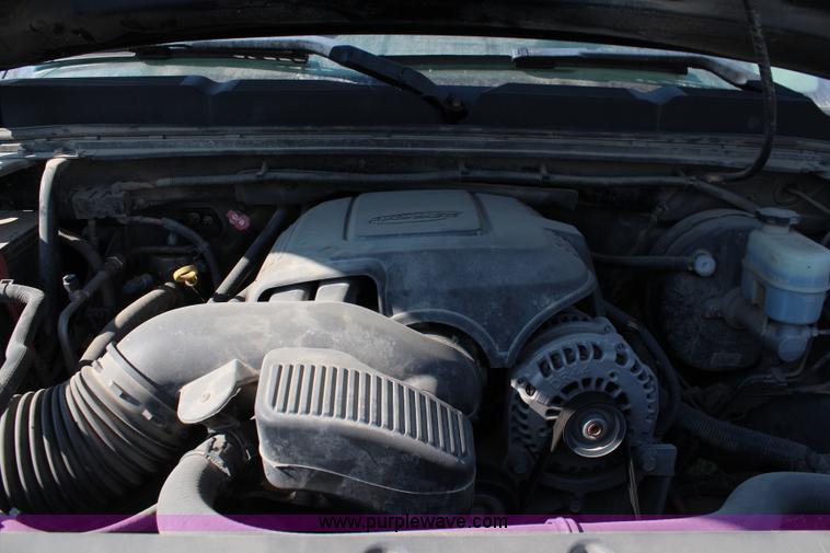 image for item J1065 2007 Chevrolet Silverado 1500 Z71 Crew Cab pickup truck