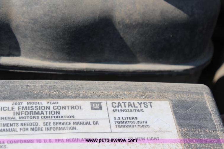 image for item J1065 2007 Chevrolet Silverado 1500 Z71 Crew Cab pickup truck