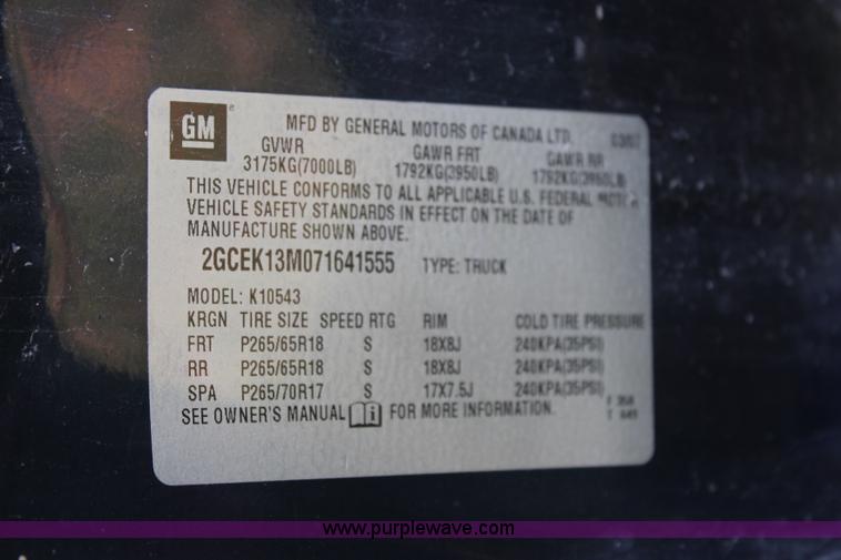 image for item J1065 2007 Chevrolet Silverado 1500 Z71 Crew Cab pickup truck