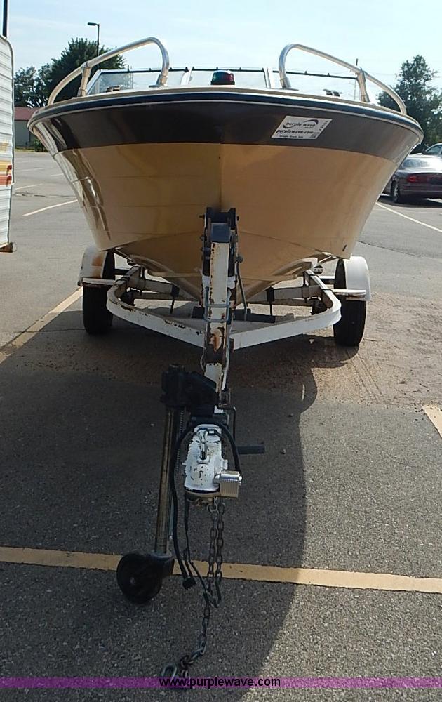 image for item J3161 1977 Caprice boat