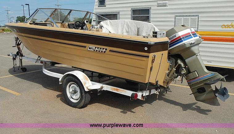 image for item J3161 1977 Caprice boat